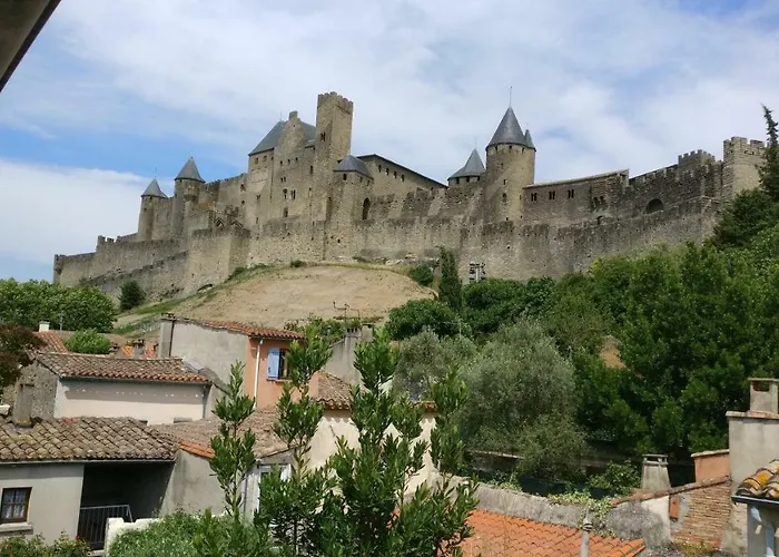Montez Au Creneau, Face A La Cite Vue Sublime